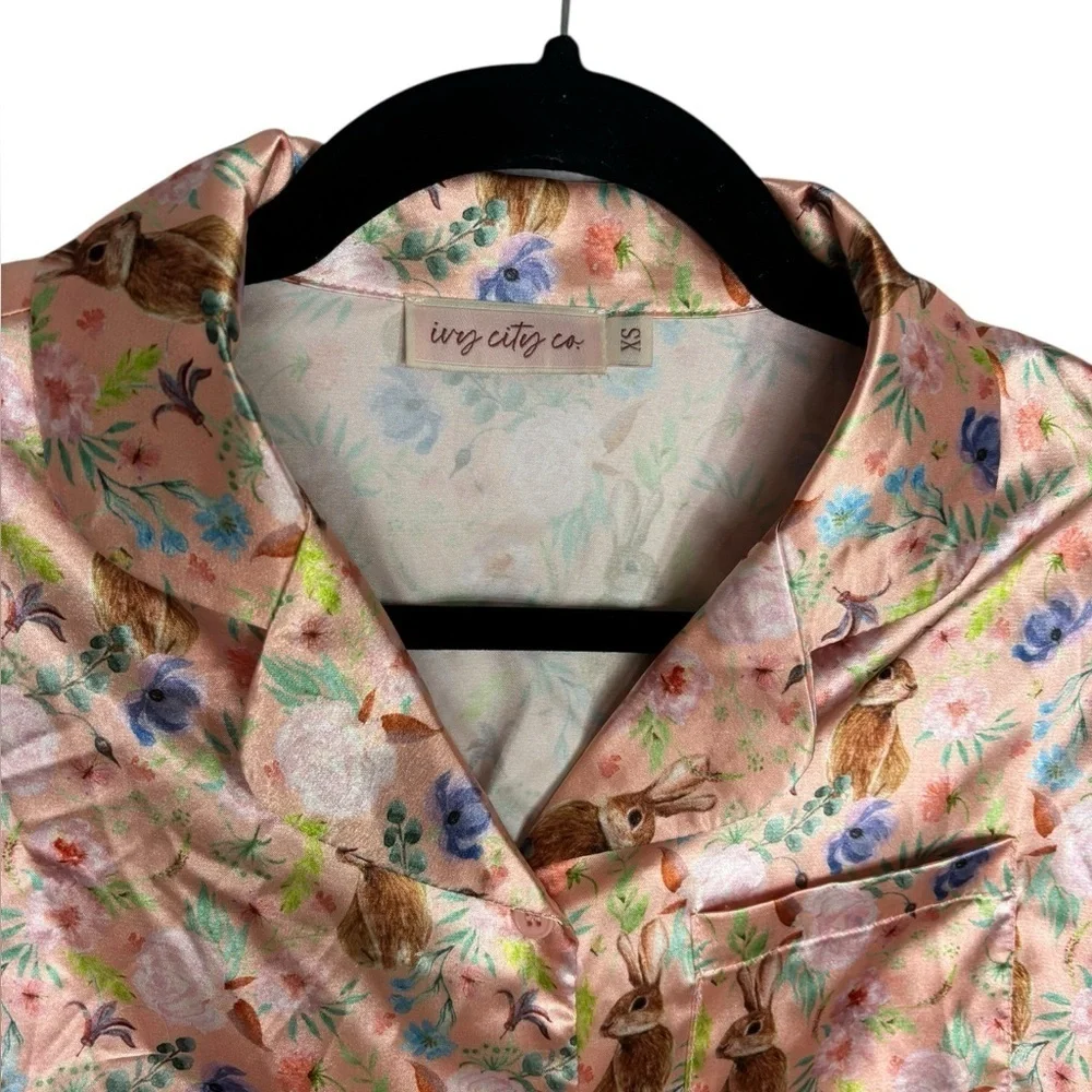 Ivy City Co. Bunny Satin Pink Floral Pajama Top Size XS